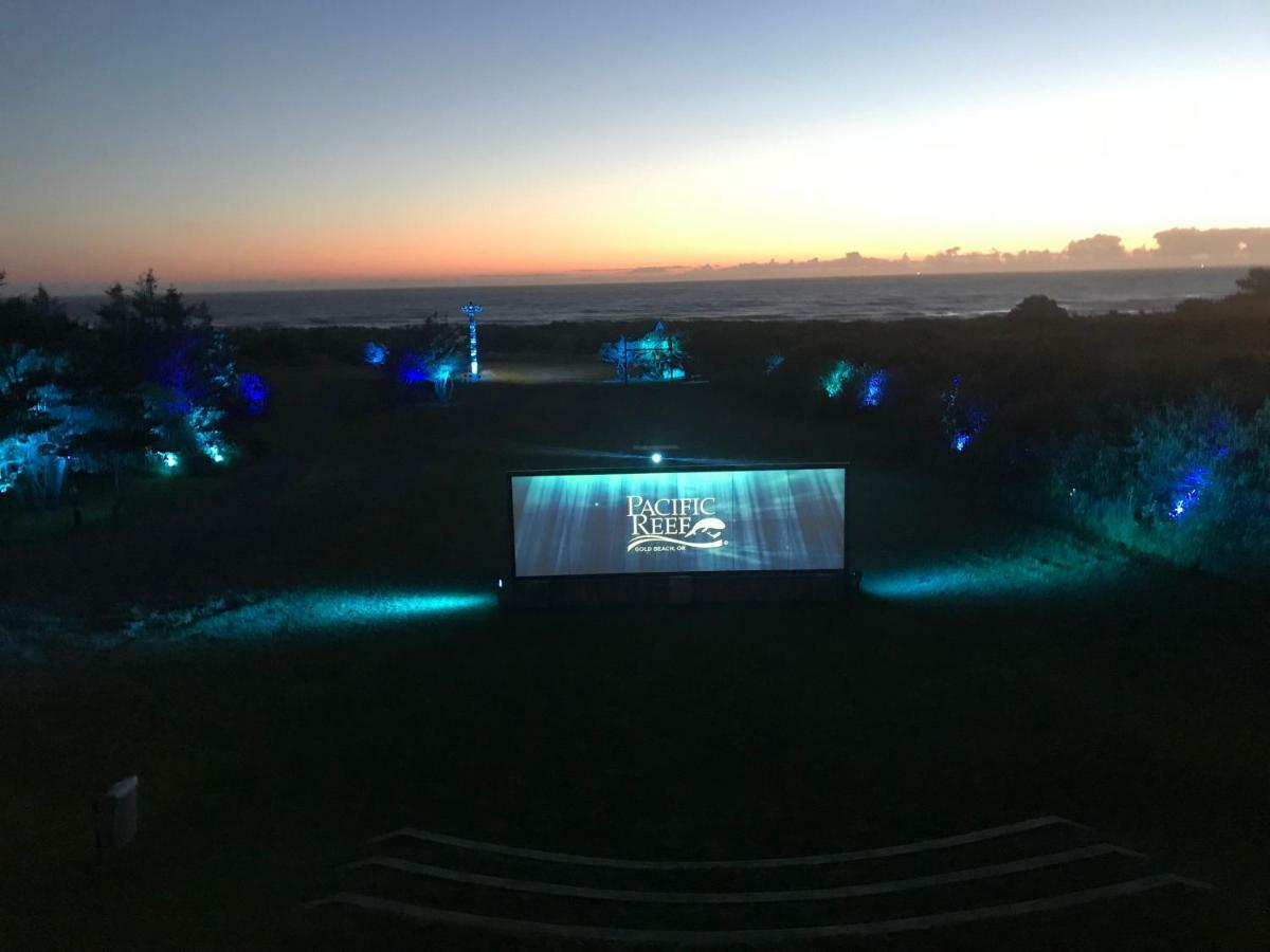 Pacific Reef Hotel & Light Show Голд-Бич Экстерьер фото